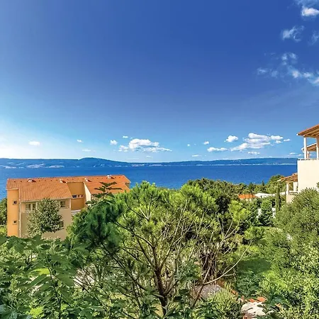 Nice In With Outdoor Swimming Pool, 2 Bedrooms And Wifi Novi Vinodolski