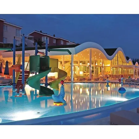 Nice In With Outdoor Swimming Pool, 2 Bedrooms And Wifi Apartman Novi Vinodolski