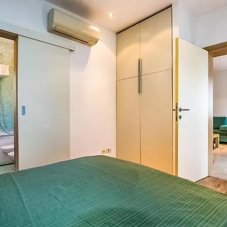 Apartman Nice In With Outdoor Swimming Pool, 2 Bedrooms And Wifi