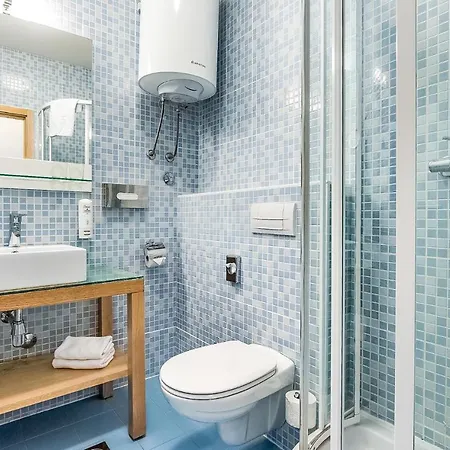Nice In With Outdoor Swimming Pool, 2 Bedrooms And Wifi * Novi Vinodolski