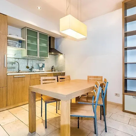Apartman Nice In With Outdoor Swimming Pool, 2 Bedrooms And Wifi Novi Vinodolski