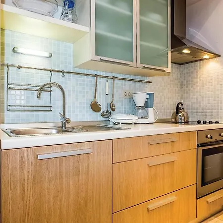 Nice In With Outdoor Swimming Pool, 2 Bedrooms And Wifi * Novi Vinodolski